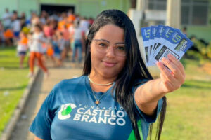 Castelo Branco Participa da Caminhada em apoio a campanha “Faça Bonito” e Oferece Cartões Especiais de Desconto