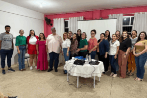 Leia mais sobre o artigo O coordenador Anderson Mendes, do Núcleo de Educação, palestrou na escola EMEIEF “Pedro Thomazini”, em Itaguaçu (ES)