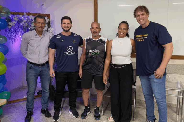 Leia mais sobre o artigo Educação Física: Conhecimento e Inspiração com Grandes Nomes da Área 🧠💬