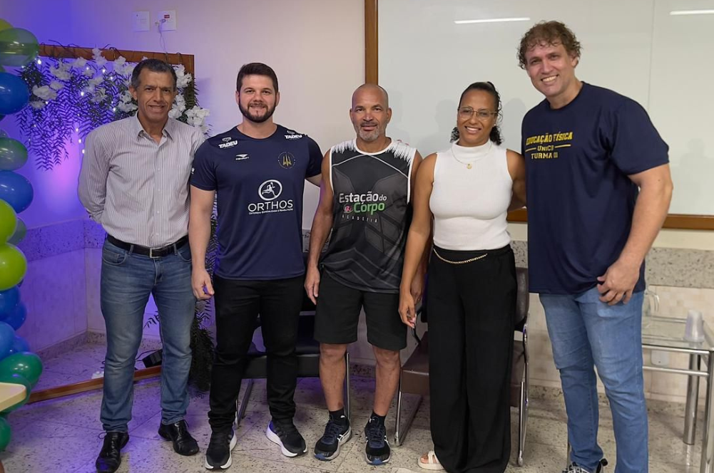 Você está visualizando atualmente Educação Física: Conhecimento e Inspiração com Grandes Nomes da Área 🧠💬